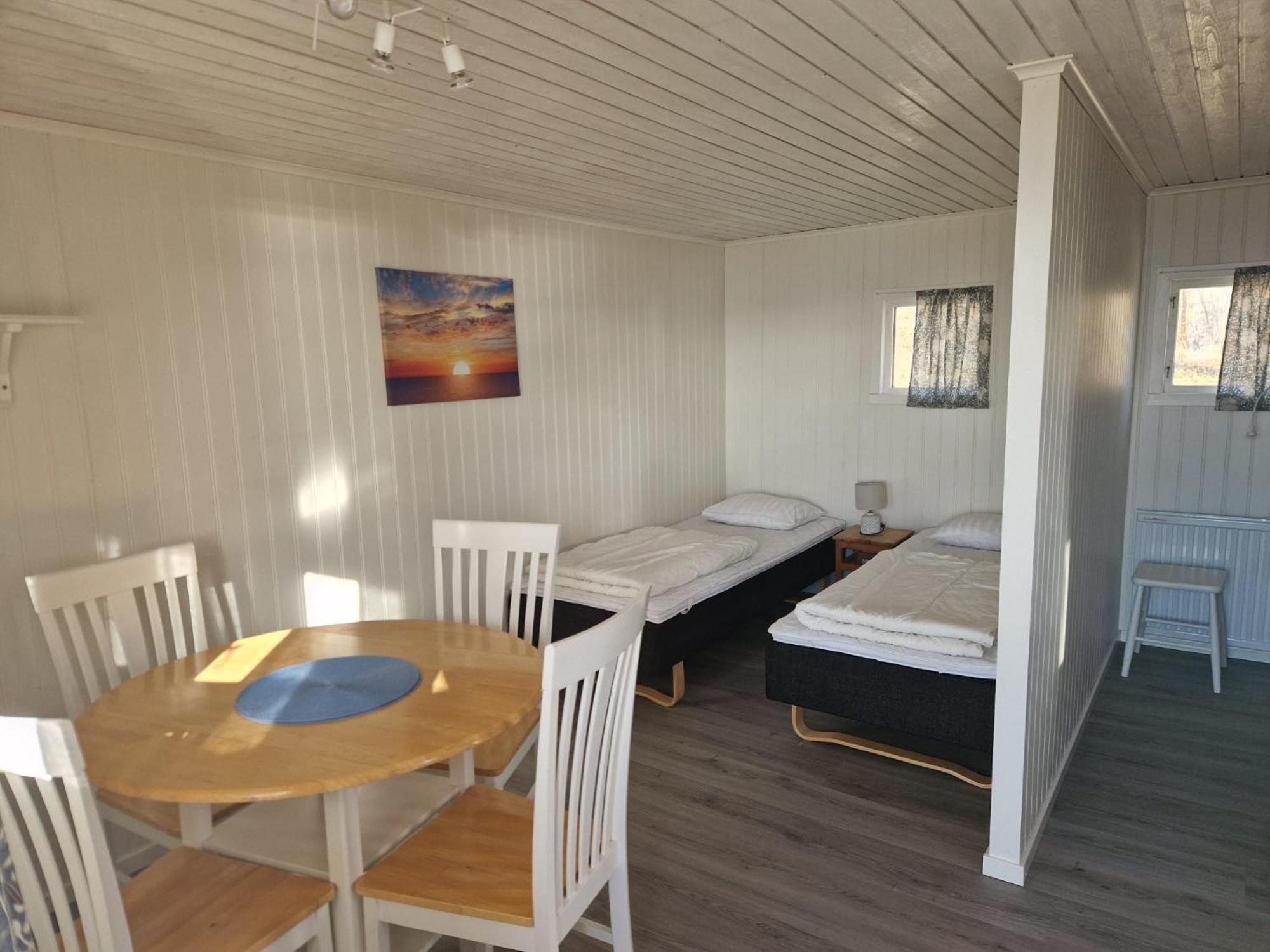 Askeviks Camping & Stugor Sjotorp Ngoại thất bức ảnh